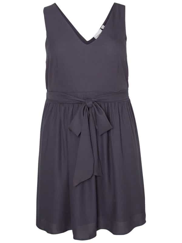 Grå blå kjole med elastik og bindebånd i taljen