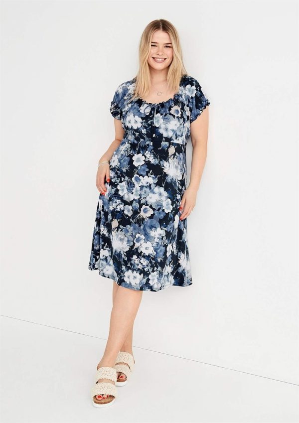Mønstret off-shoulder-kjole Monica