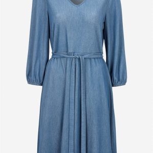 Kjole i denimjersey med bindebælte
