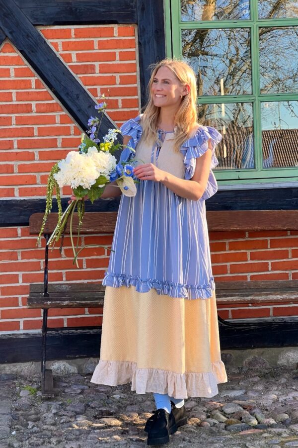 Stories From The Atelier by Copenhagen Shoes - Kjole - Heart Dance Dress - SS25 - Beige/Light Blue